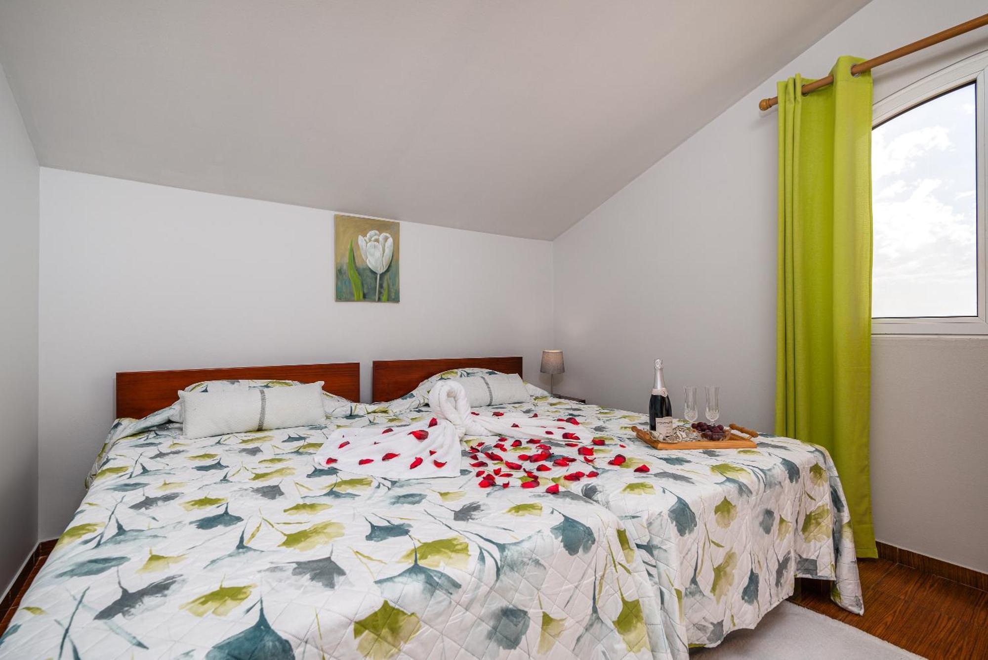 Apartamento Celia Arco da Calheta  Exteriör bild